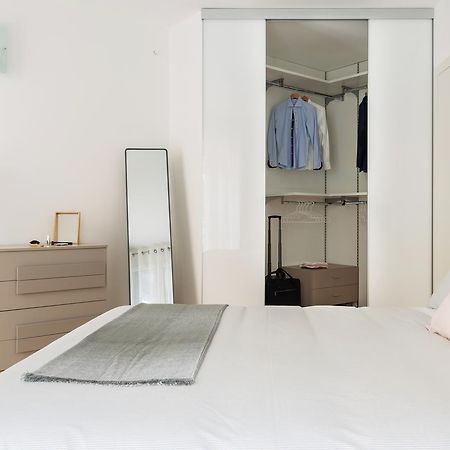Joivy Sunny 1-Bed Flat With Balcony Apartment Milan Bagian luar foto