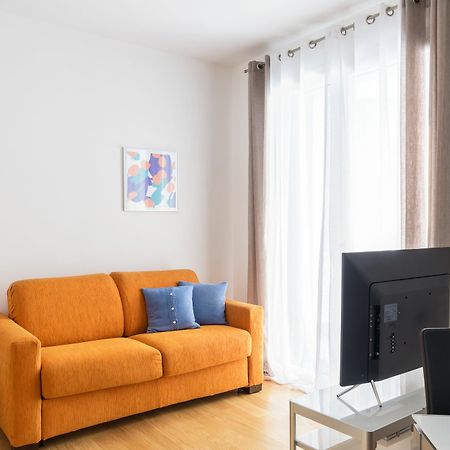 Joivy Sunny 1-Bed Flat With Balcony Apartment Milan Bagian luar foto
