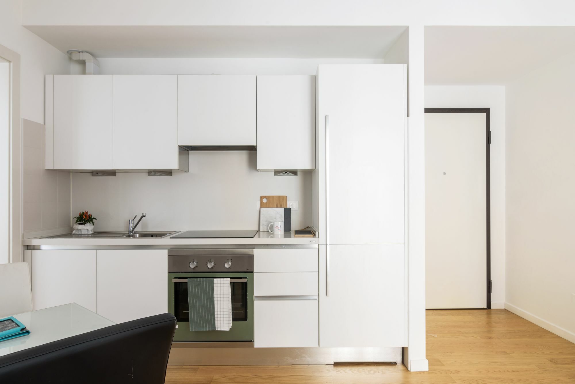Joivy Sunny 1-Bed Flat With Balcony Apartment Milan Bagian luar foto